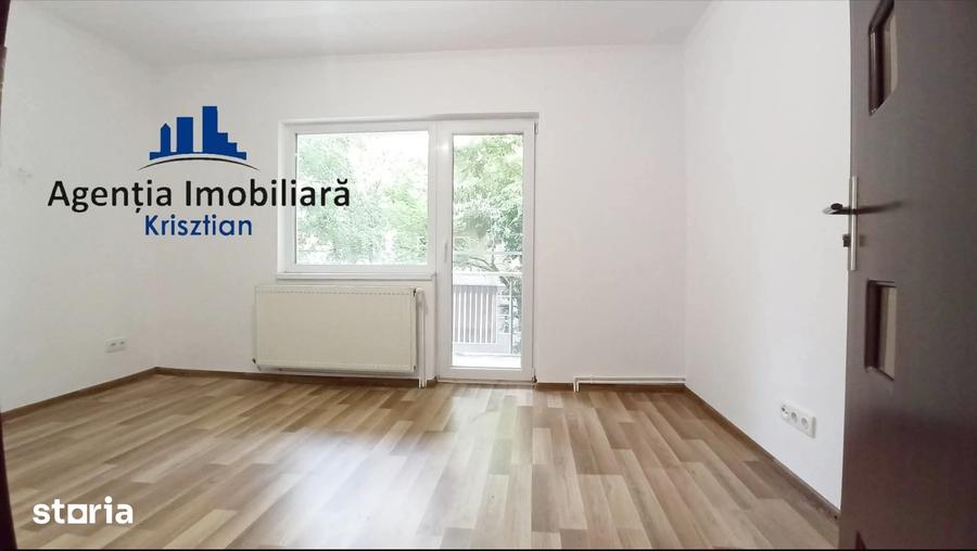 Apartament cu 4 camere decomandat în Micro 16