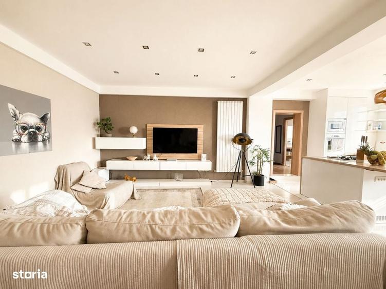 Apartament cu 3 camere în Palazu Mare