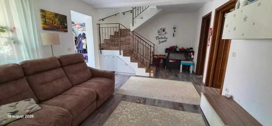 Duplex cu 3 camere cu Garaj în Valea Adâncă