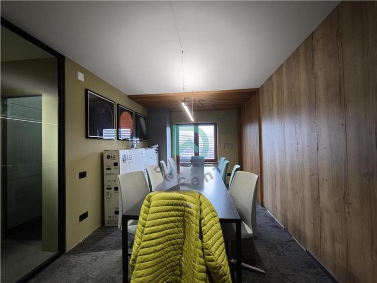 Apartament cu 4 camere decomandat în Brașovul Vechi