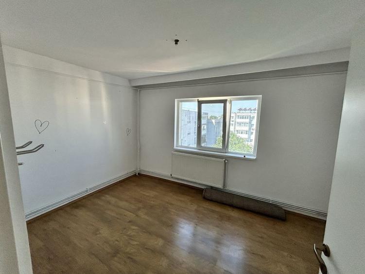 Apartament cu 2 camere semidecomandat în Malu Roșu