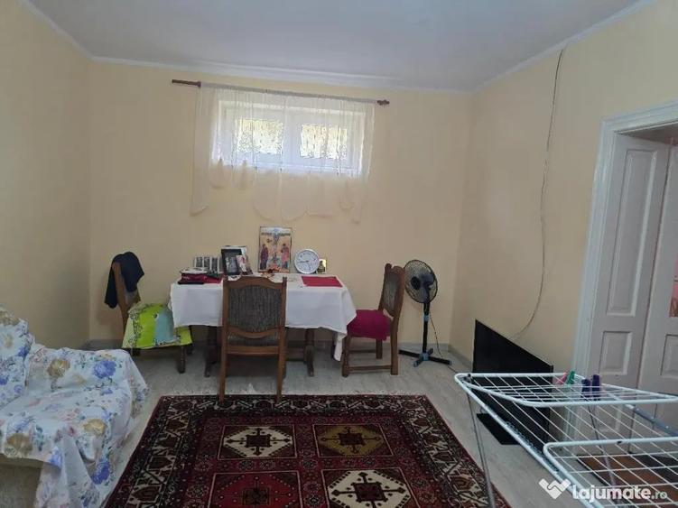 Casă cu 5 camere cu Teren 3040 Mp în Tămășeu