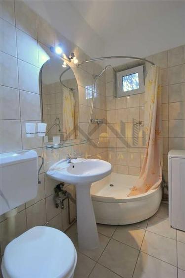 Apartament cu 2 camere semidecomandat, mobilat în Neptun