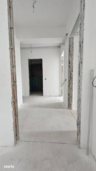 Apartament cu 3 camere în 1 Mai