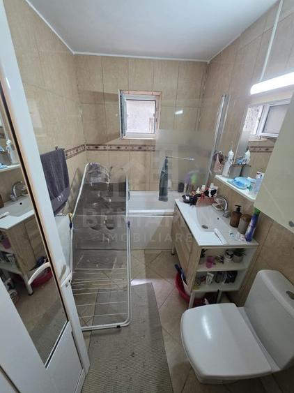 Apartament cu 2 camere decomandat în Sărari