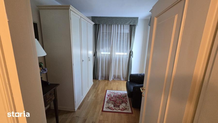 Apartament cu 4 camere în Central