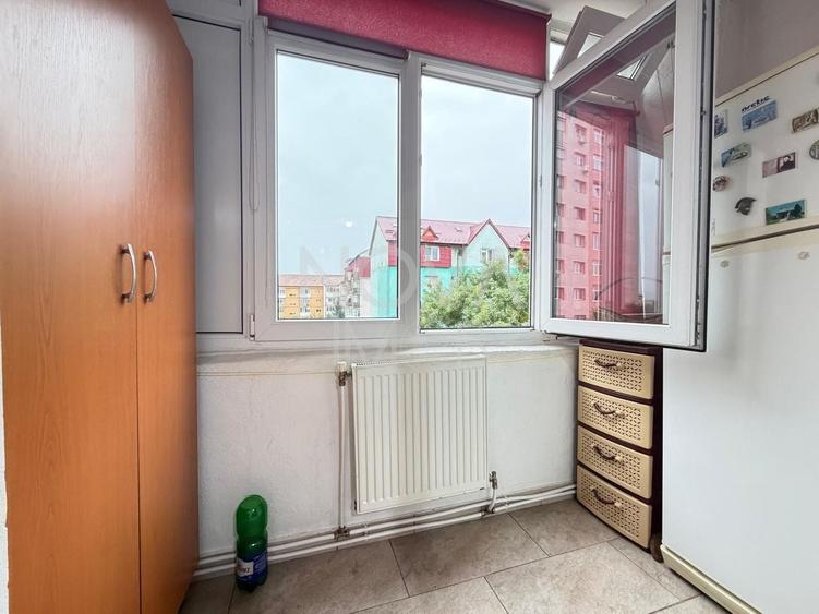 Apartament de inchiriat 3 camere etajul 4, cu lift,  Zona Vasile Aaron - 13