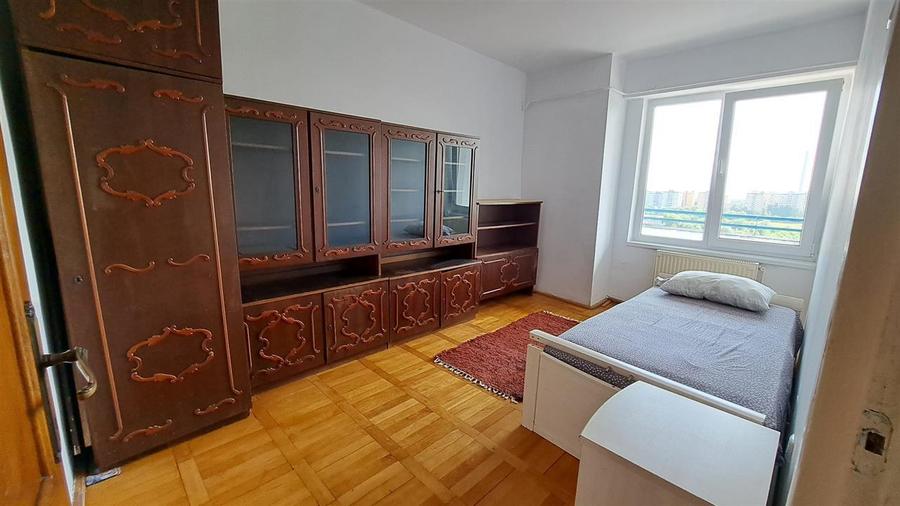 Penthouse cu 4 camere decomandat, mobilat în Centrul Civic