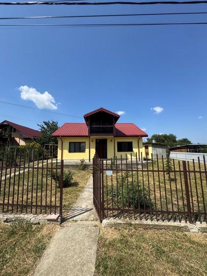 Casă cu 3 camere în Lețcani