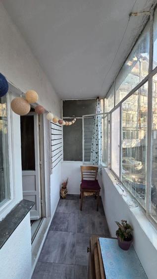 Apartament cu 3 camere decomandat, mobilat în Complex Studențesc