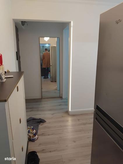 Apartament cu 3 camere semidecomandat în Tomis Nord