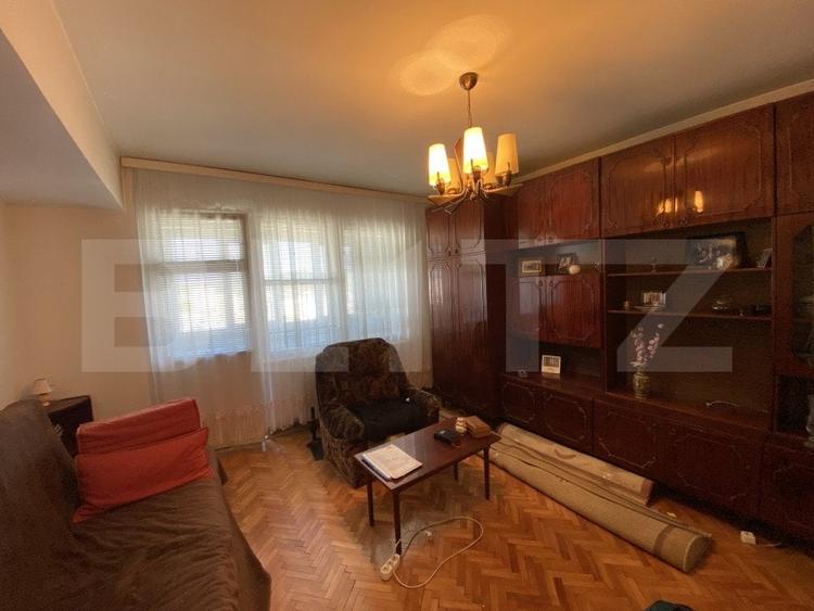 Apartament cu 3 camere decomandat, mobilat în Porolissum