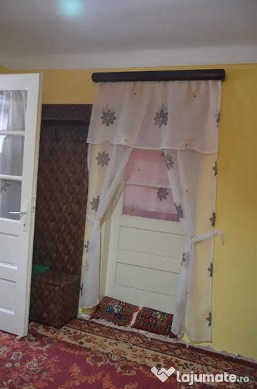 Casă cu 4 camere cu Teren 430 Mp în Podul Lung
