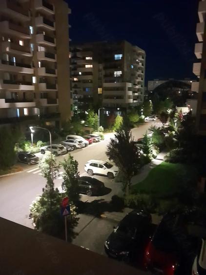 Apartament cu 3 camere decomandat în Astra