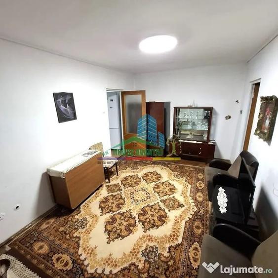 Apartament cu 3 camere semidecomandat în Gară