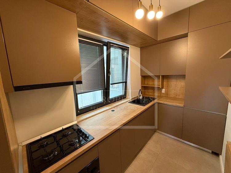 Apartament cu 2 camere semidecomandat, mobilat în Băneasa