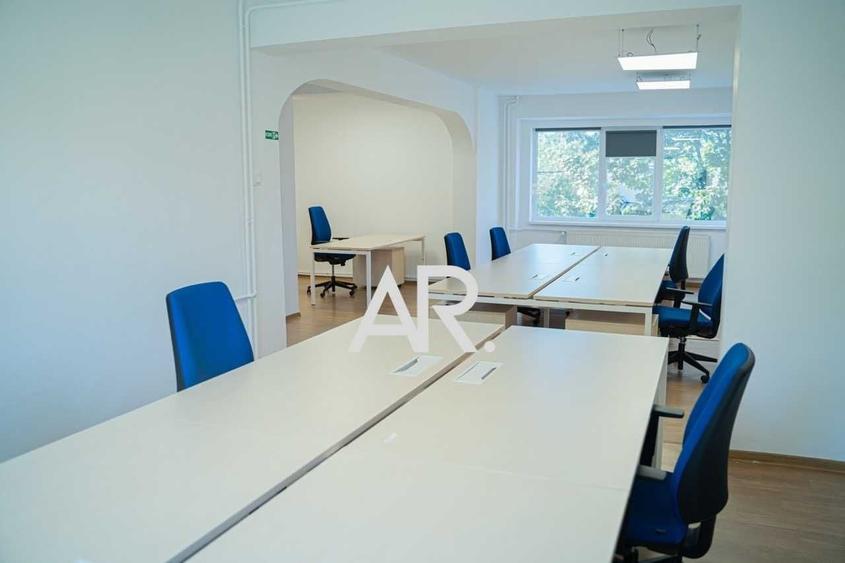 Casă cu 4 camere cu Teren 550 Mp în Central
