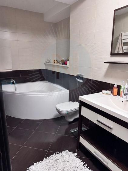 Apartament cu 3 camere decomandat în Herăstrău