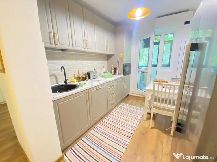 Apartament cu 3 camere decomandat în Rahova