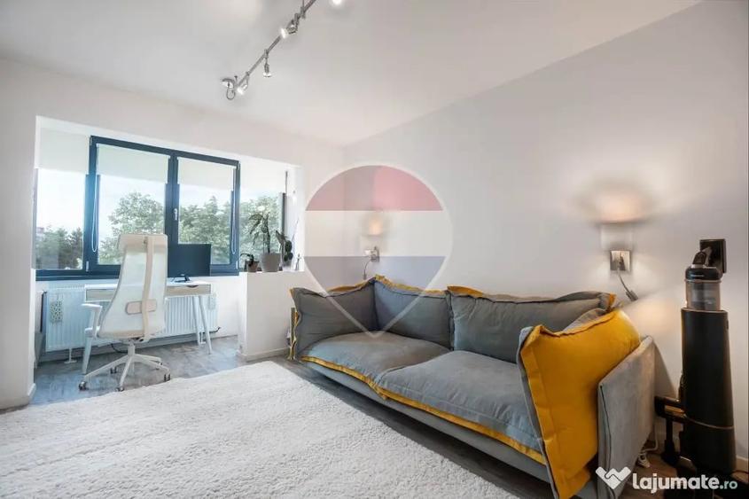 Apartament cu 3 camere semidecomandat în Noua