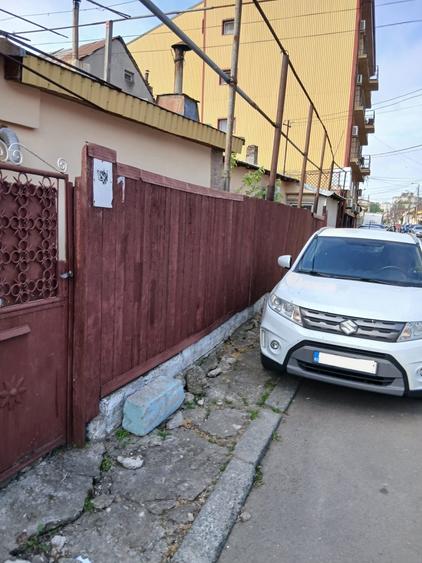 Casă cu 6 camere cu Teren 480 Mp în Dacia