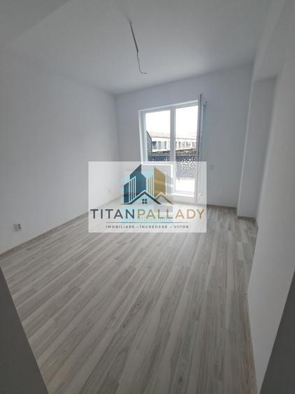 Apartament cu 4 camere decomandat în Titan