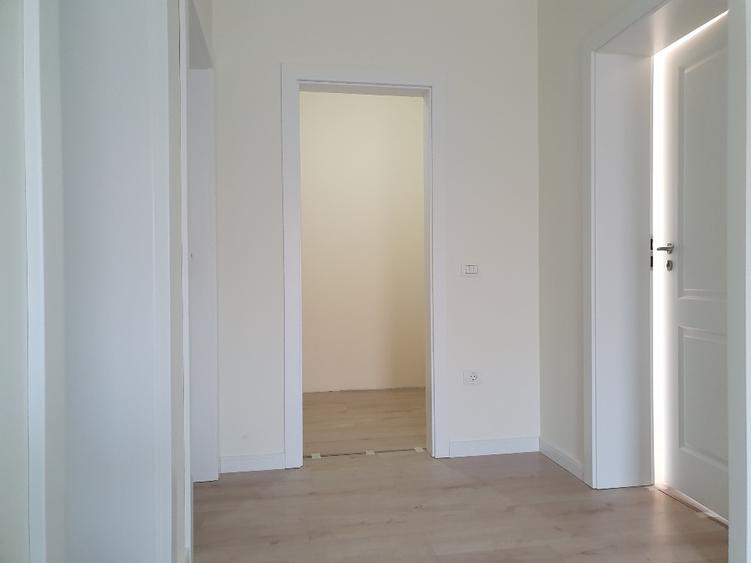 Duplex cu 5 camere cu Teren 300 Mp în Dumbrăvița