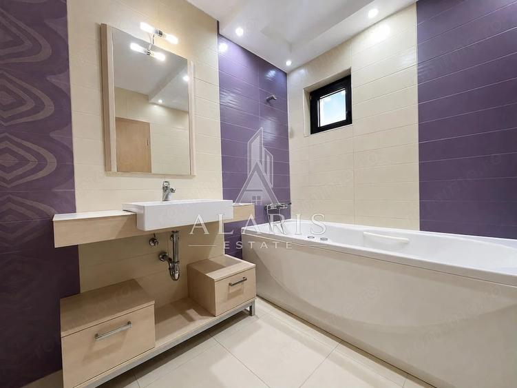 Casă cu 6 camere cu Teren 1063 Mp în Aradului