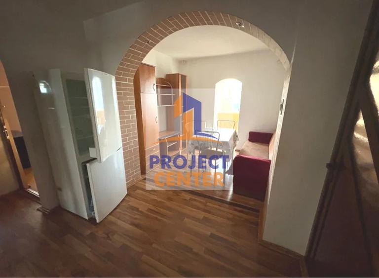 Apartament cu 2 camere decomandat, mobilat în Dacia
