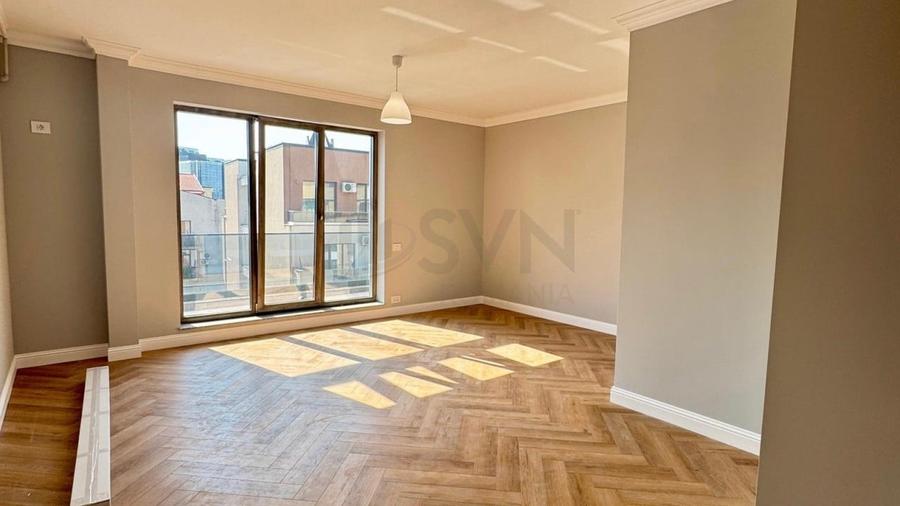 Apartament cu 3 camere decomandat în Aviației