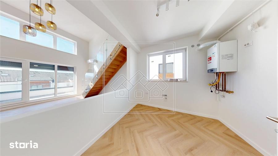 Apartament cu 4 camere în Cristian