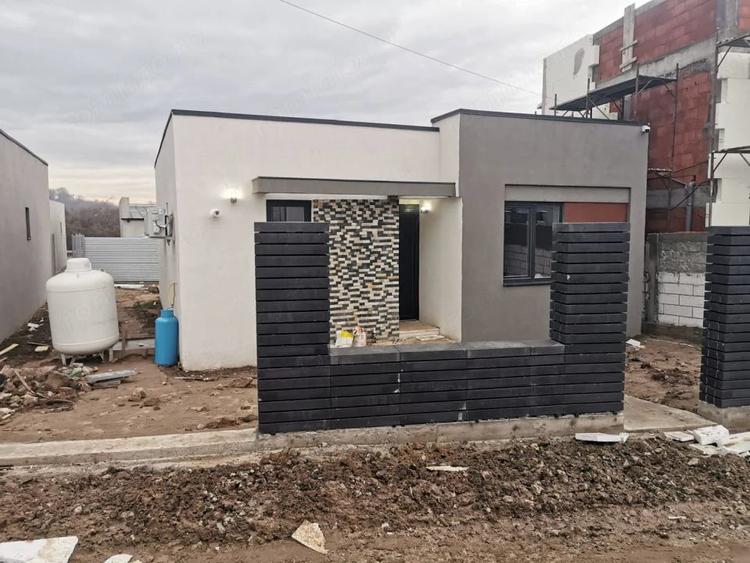 Casă cu Teren 250 Mp în Plaiul Vulcanești