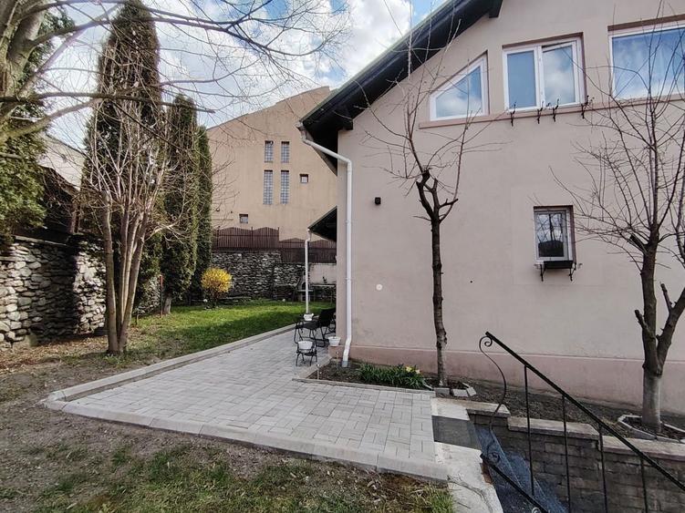 Casă cu 4 camere în Petros