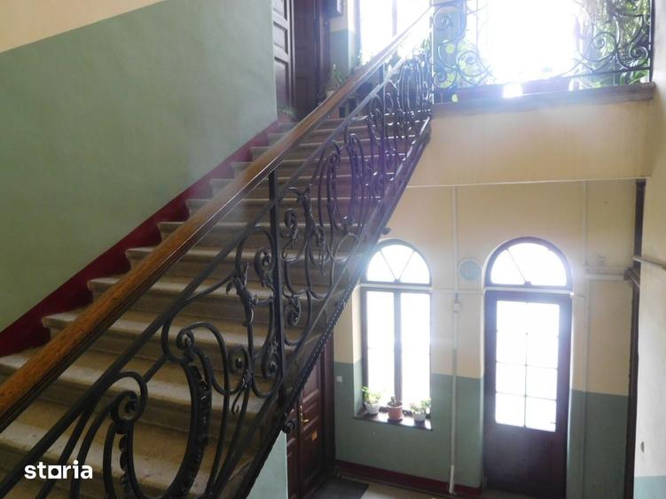 Apartament cu 4 camere în Central