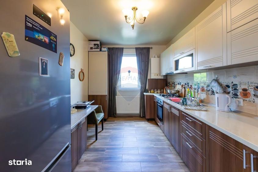 Casă cu 4 camere cu Teren 144 Mp în Măgura