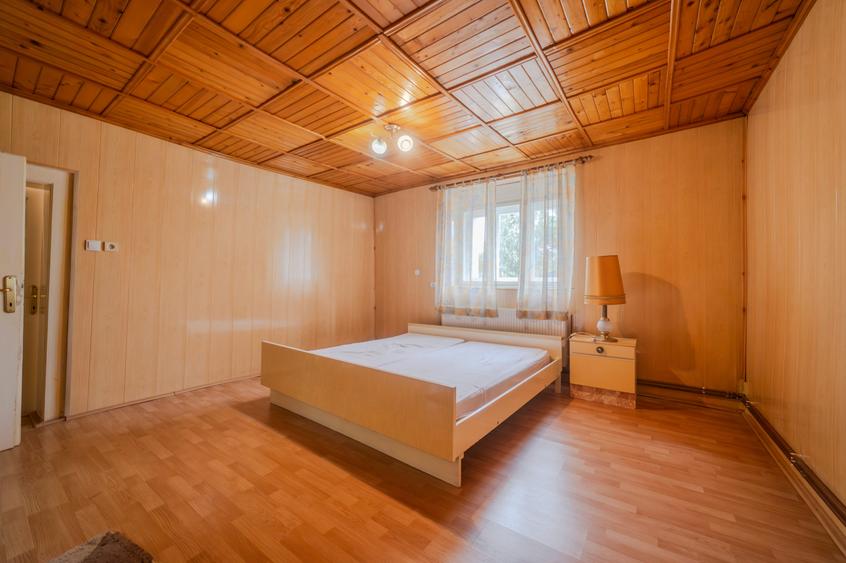 Casă individuală cu 4 camere cu Canalizare în Central