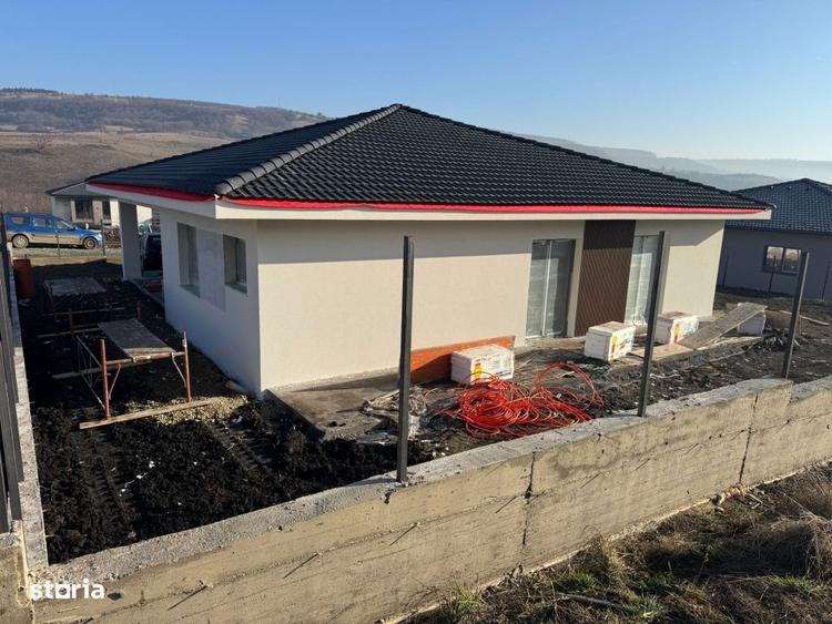Casă cu 4 camere cu Teren 650 Mp în Baciu