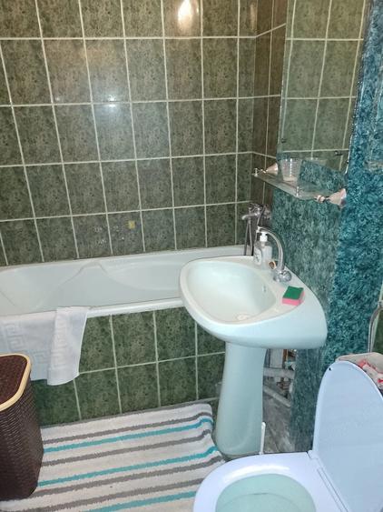 Apartament cu 3 camere decomandat în Exterior Vest