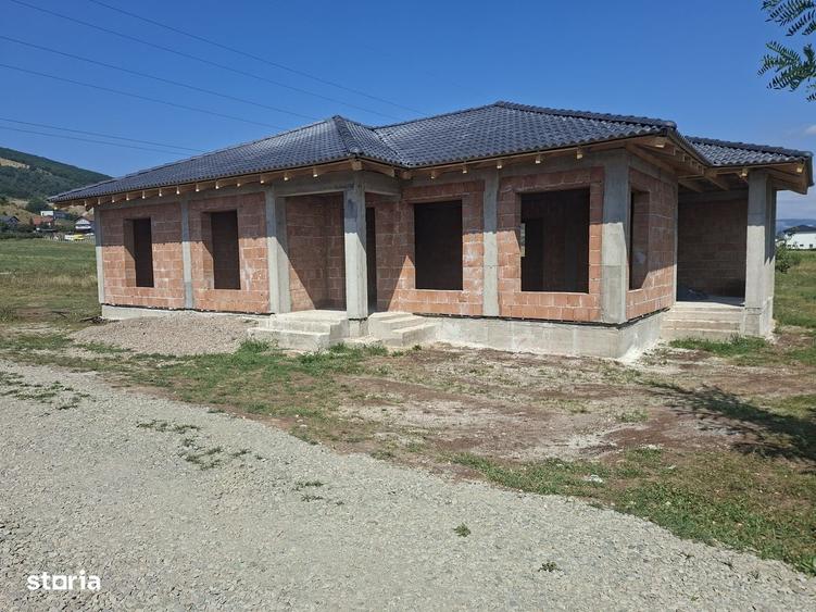 Casa la rosu pe un nivel - 1
