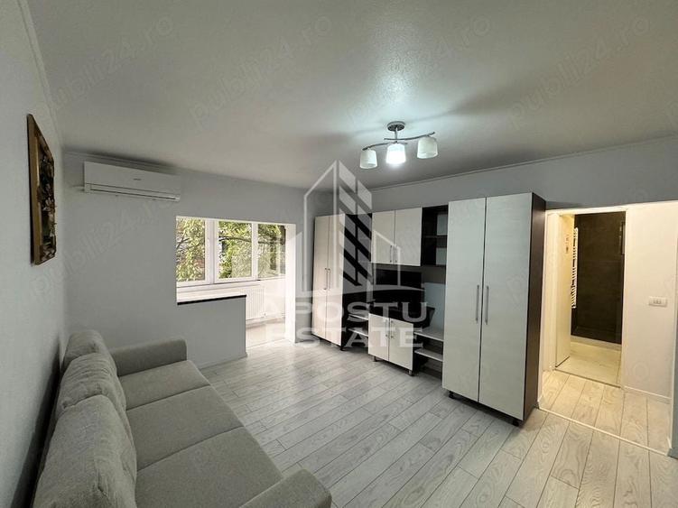Apartament cu 2 camere semidecomandat în Aradului
