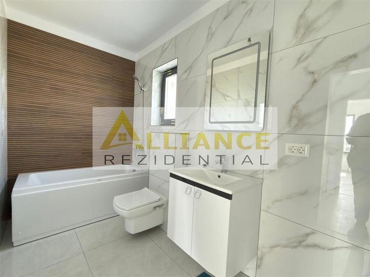 Casă individuală cu 4 camere decomandat cu Canalizare în Berceni
