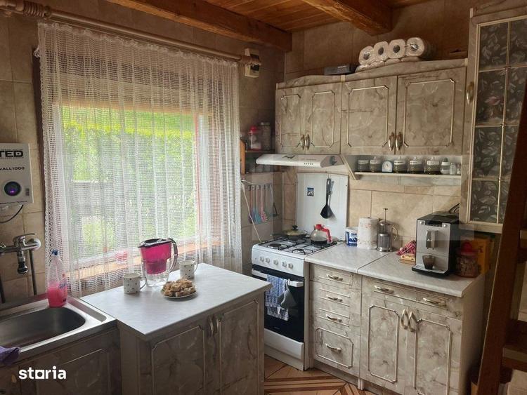 Casă cu 4 camere în Criș