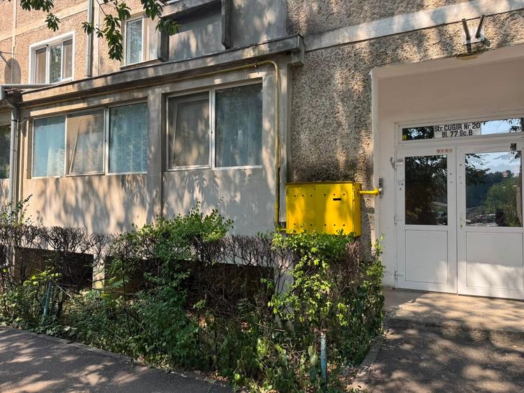 Apartament cu 2 camere semidecomandat în Aradului