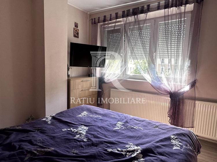 Apartament cu 3 camere semidecomandat, mobilat în Central