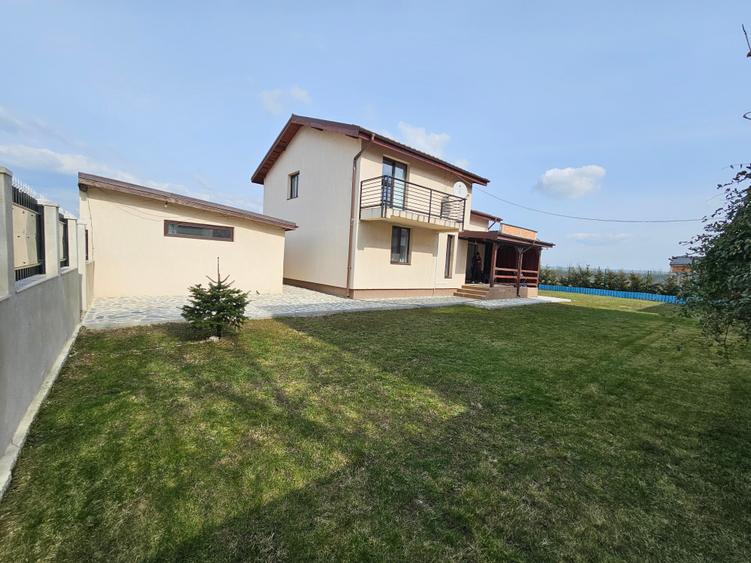 Casă individuală cu 5 camere cu Teren 600 Mp în Tărtășești
