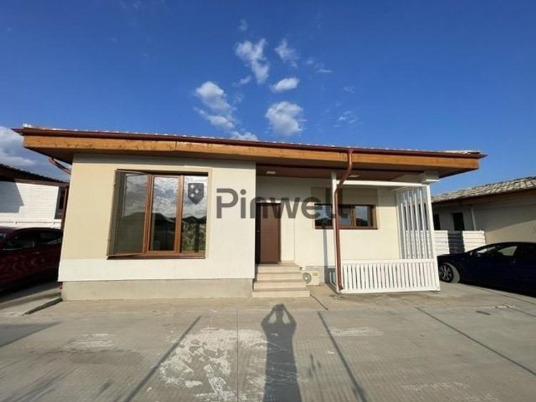 Casă individuală cu 4 camere cu Canalizare în Tunari