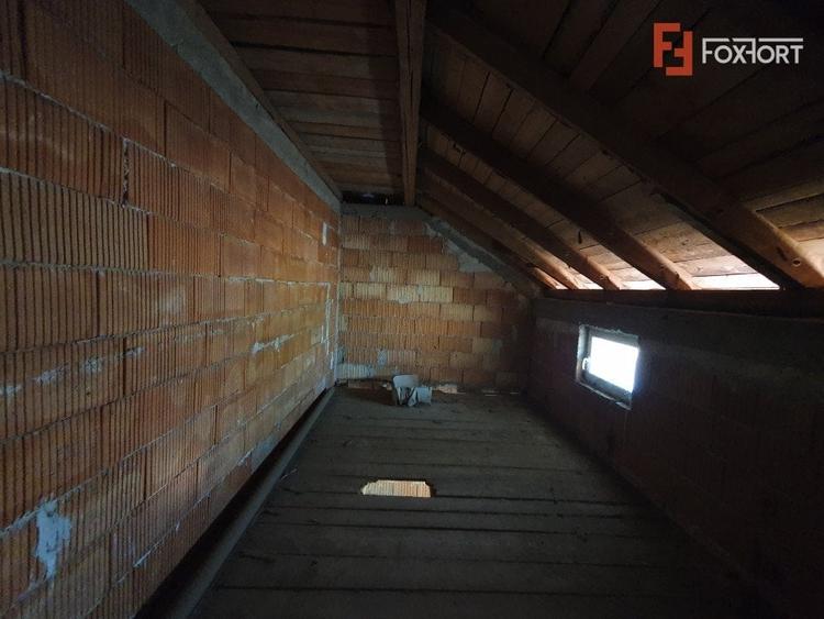 Duplex cu 6 camere cu Canalizare în Peciu Nou