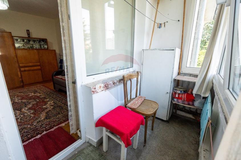Apartament cu 2 camere semidecomandat, mobilat în Calea București