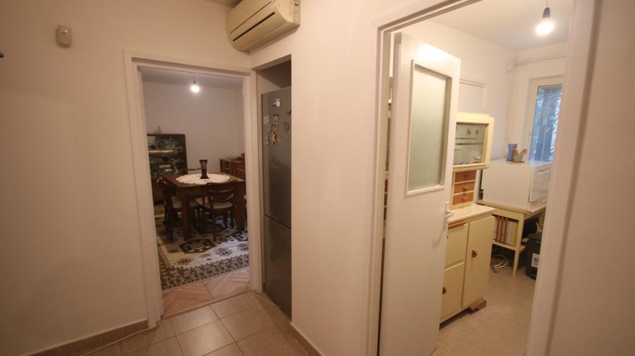 Apartament cu 4 camere decomandat în Șagului