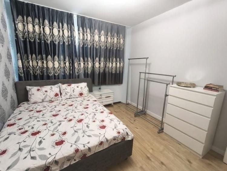Apartament cu 3 camere semidecomandat în Prelungirea Ghencea